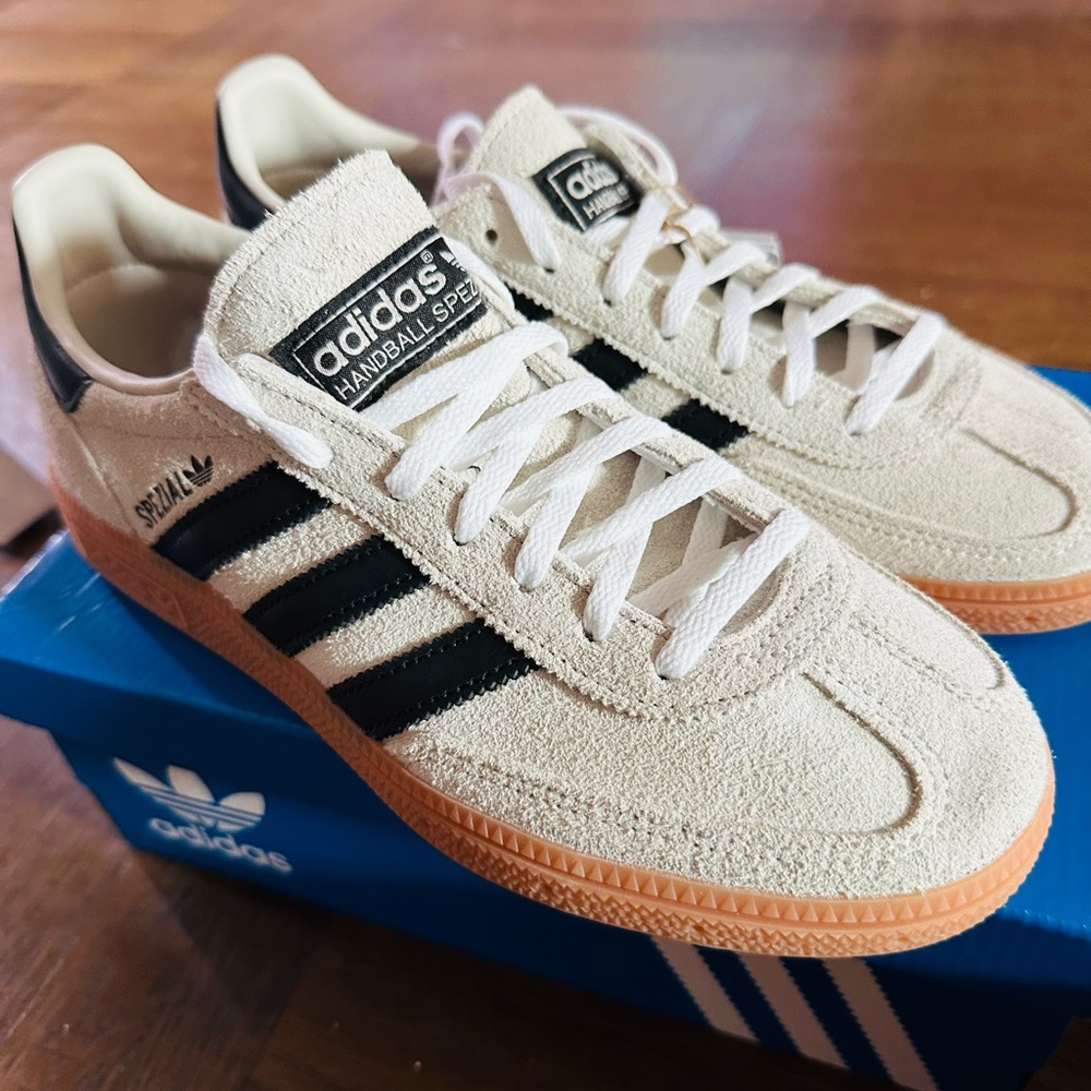 Brand New! Womens Adidas Handball Spezial